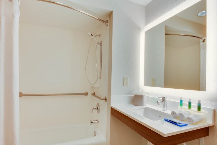 Holiday Inn Express & Suites Orlando International Airport, an IHG Hotel , FL 32812 near Orlando International Airport View Point 3