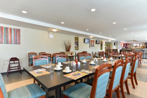 Holiday Inn New York JFK Airport Area , NY 11422 near John F Kennedy Intl Airport View Point 23