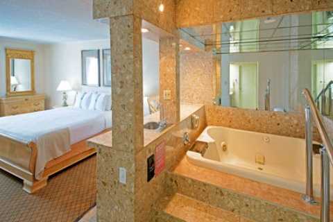 Red Roof Inn PLUS+ Woodbridge - Linden/Carteret , NJ 07008 near Newark Liberty International Airport View Point 9