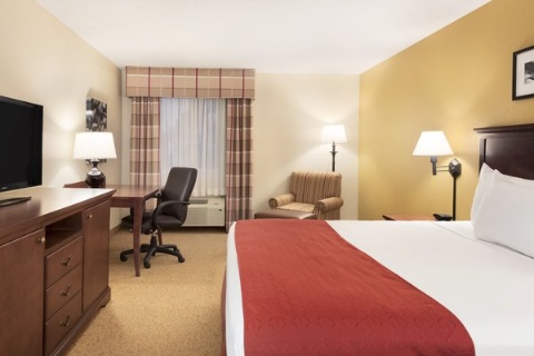 Country Inn & Suites by Radisson, Cedar Rapids Airport , IA 52404 near The Eastern Iowa Airport View Point 14