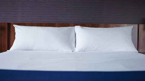 Holiday Inn Express Manchester Airport, an IHG Hotel ,  M90 5DL near Manchester Airport View Point 27